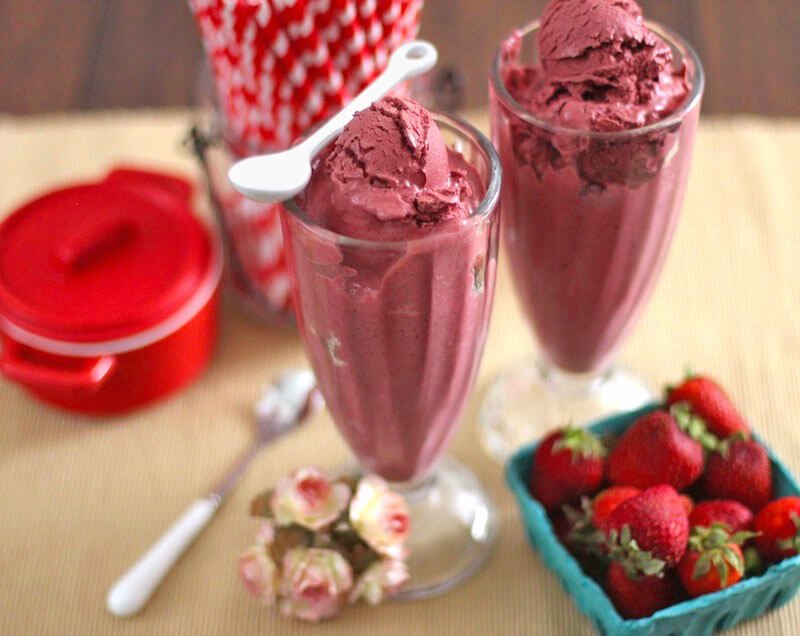 Healthy Red Velvet Cheesecake Ice Cream by dessertswithbenefits.com