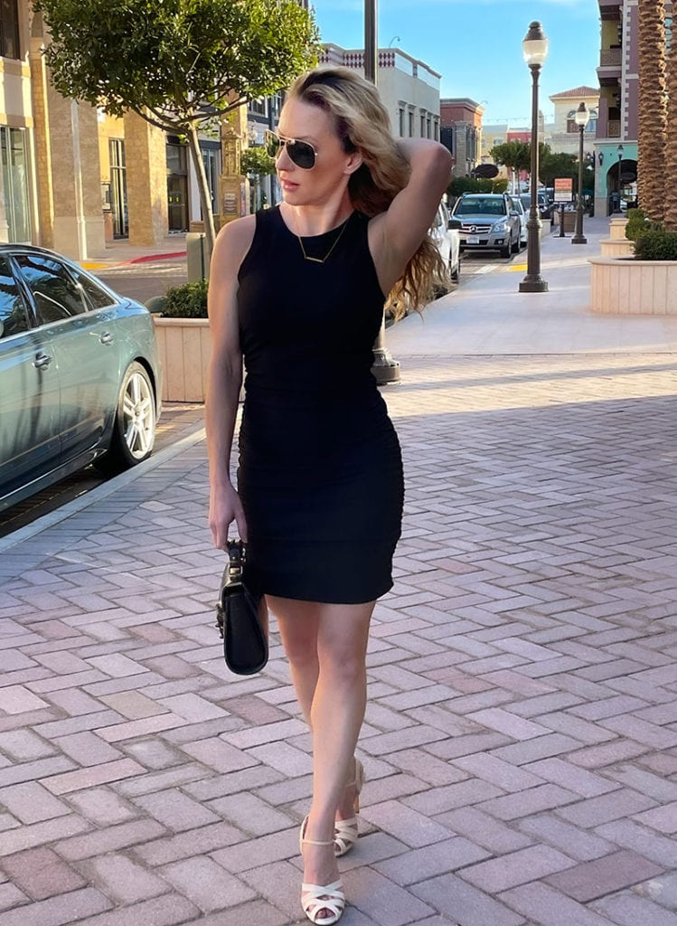 carrie bradshaw black bodycon dress sex and the city and just like that fashion