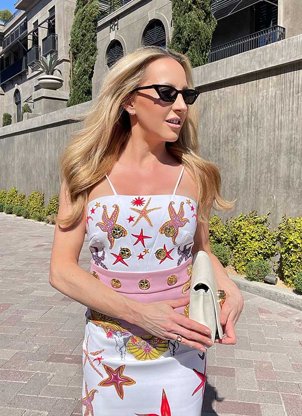 small cat eye sunglasses womens fashion blogger Eve Dawes versace outfit summer trends