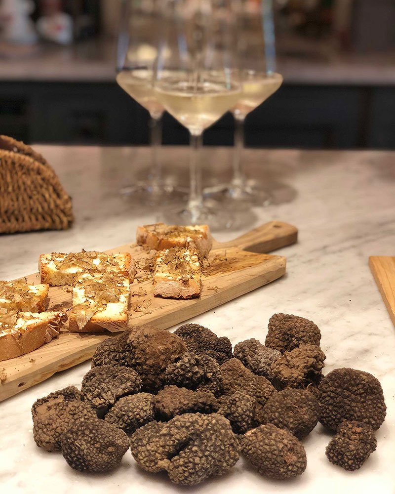 black summer truffles tuscany