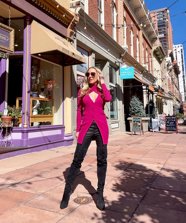 luxe knitwear trend pink sweatshirt fashion blogger Denver