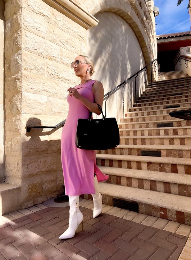 cute sweater dress pink fashion blogger Eve Dawes steps