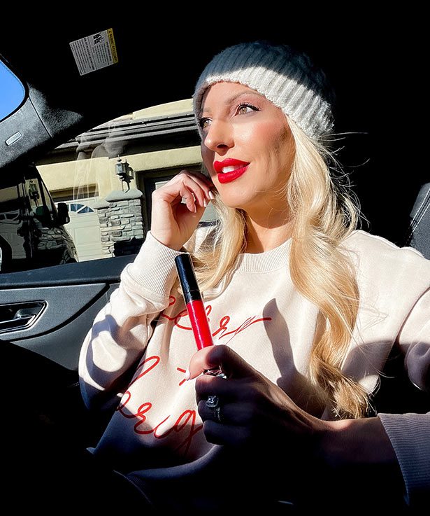perfect red lips beauty blogger car