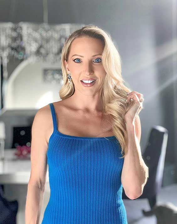 blue knit dress fashion blogger Eve Dawes