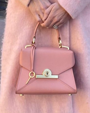 Bag Trend 2022 Top Handle Pink 370x463 