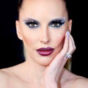 bleached eyebrow trend 2022 beauty blogger Eve Dawes