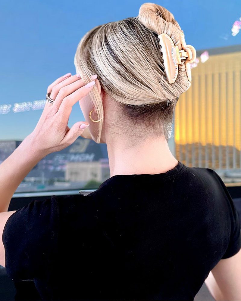 claw clips hair trend best accessories