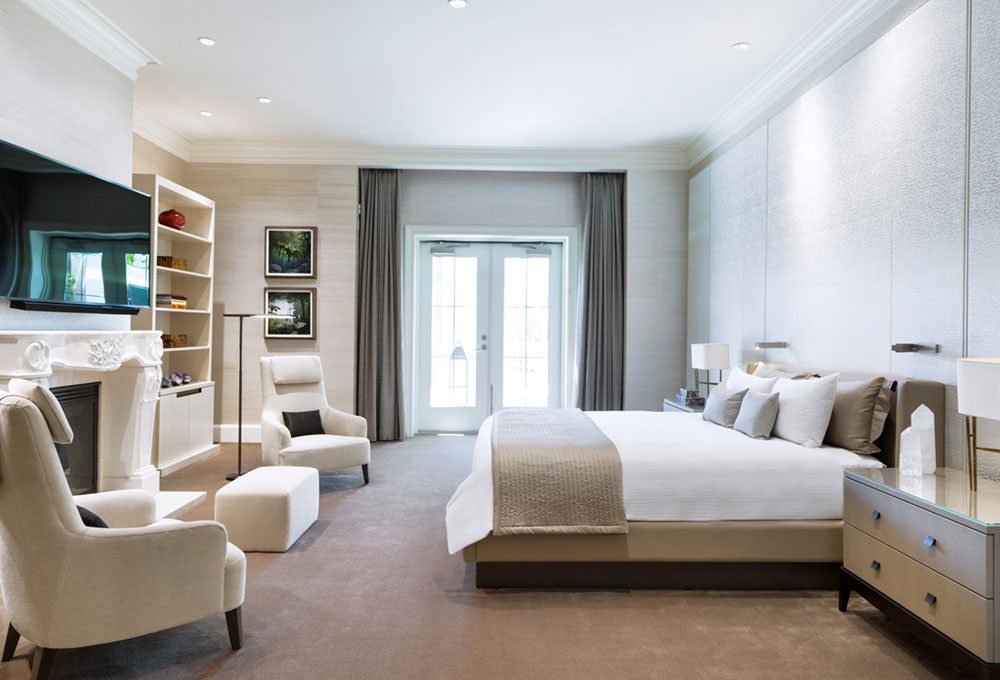 The Venetian Las Vegas luxury hotel 3 bedroom Chairman Suite king bed
