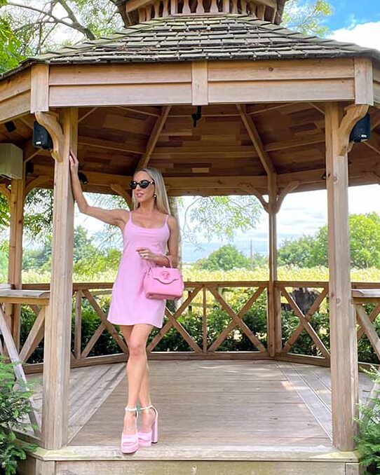 trending heels 2023 pink platforms fashion blogger eve dawes