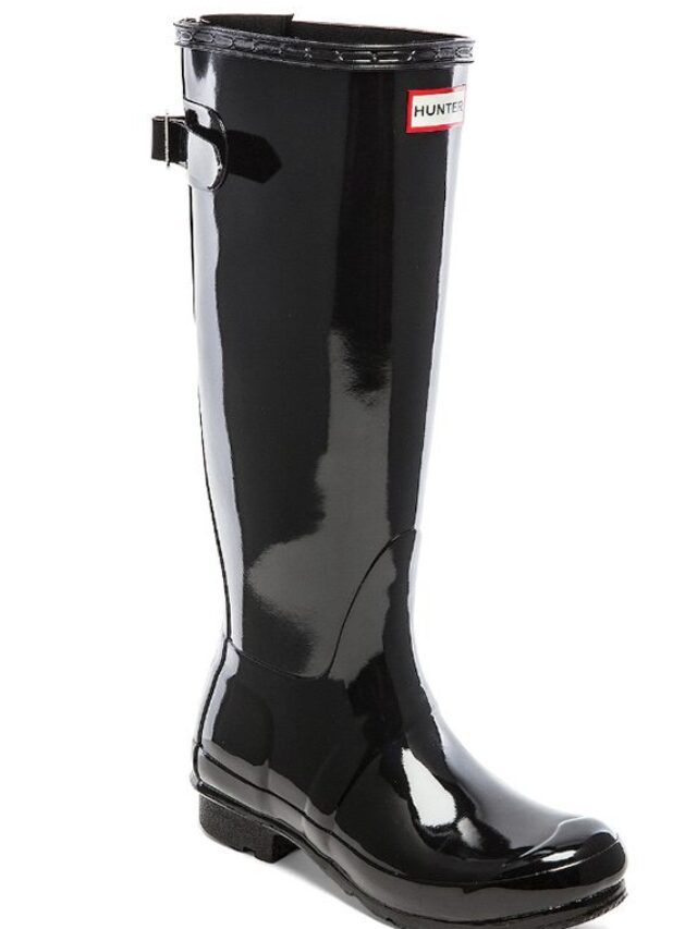 Rain Boots AKA Rubber Boots Are Trending Here's How to Get The Look ...