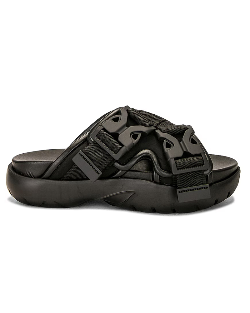 trending slides 2026 black bottega veneta