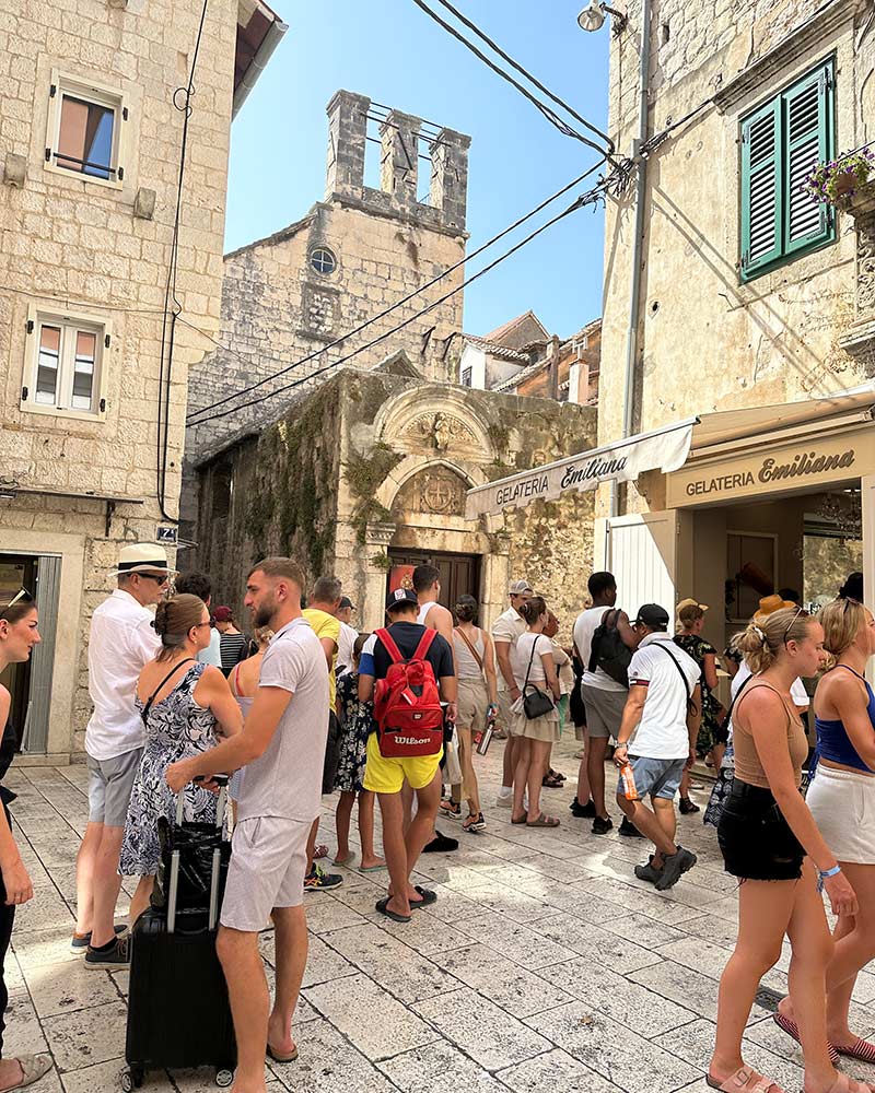 how avoid crowds croatia best time go