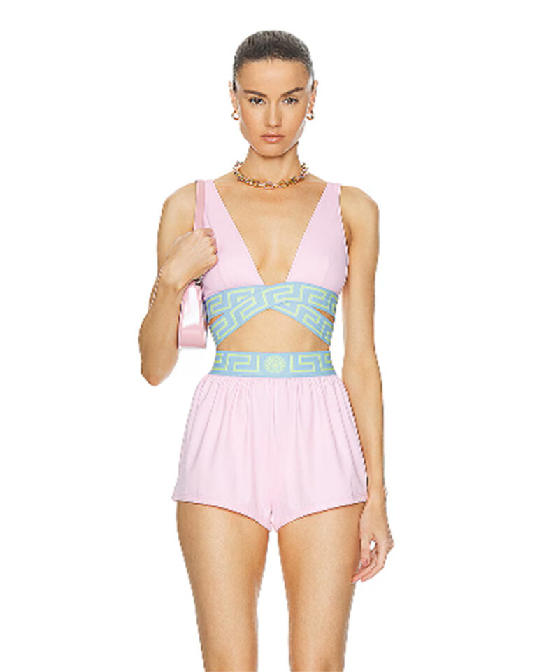 Discover the Ultimate Beach Cover-Ups for Your Next Getaway!