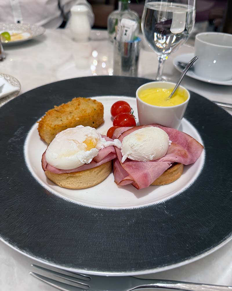 breakfast fontainebleau las vegas eggs