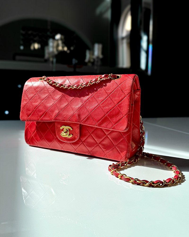 chanel classic flap bag red