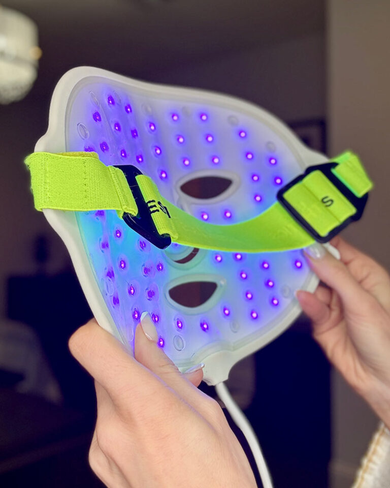 Choosing the right LED mask: Red, blue, or red and blue light therapy ...