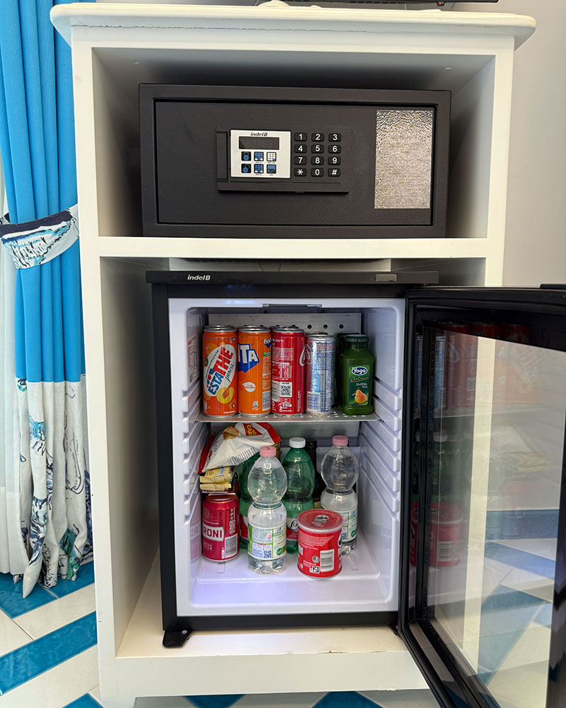 Hotel Villa Maria Pia amalfi coast fridge safe