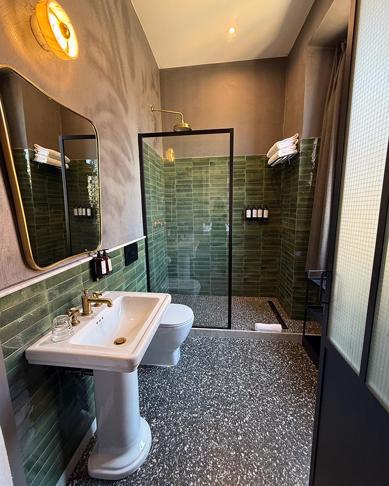 Hotel Chapter Roma baby double room bathroom