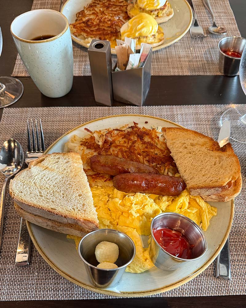 Merriweather Lakehouse Autograph Collection breakfast LAK restaurant