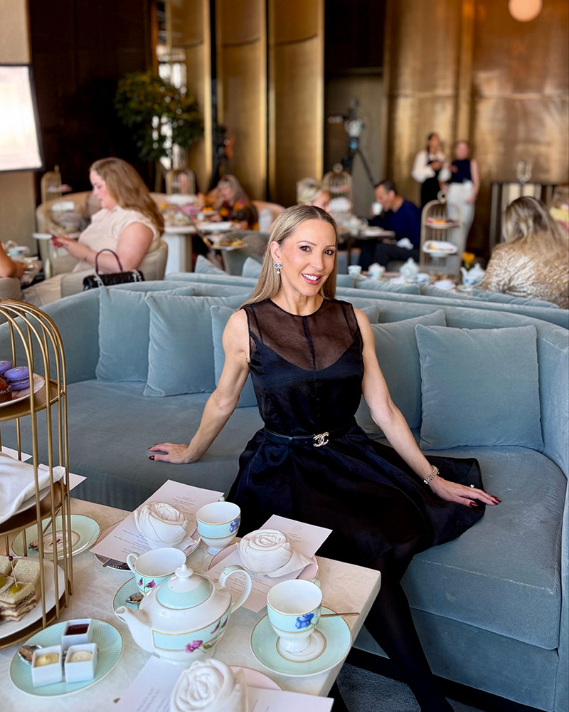 when take gloves off etiquette