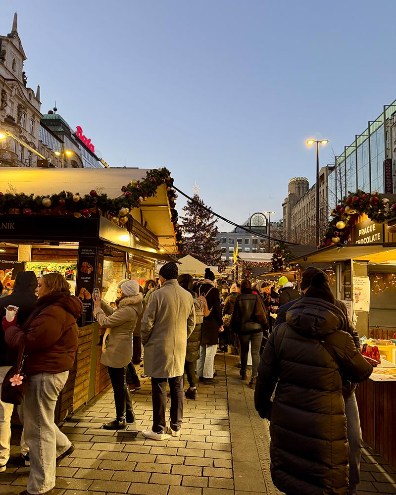 things do prague christmas markets old town square