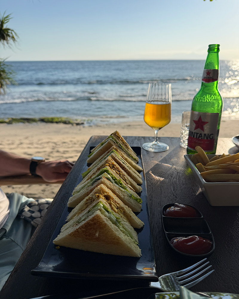 Katamaran Hotel & Resort Lombok restaurant review lunch sandwich