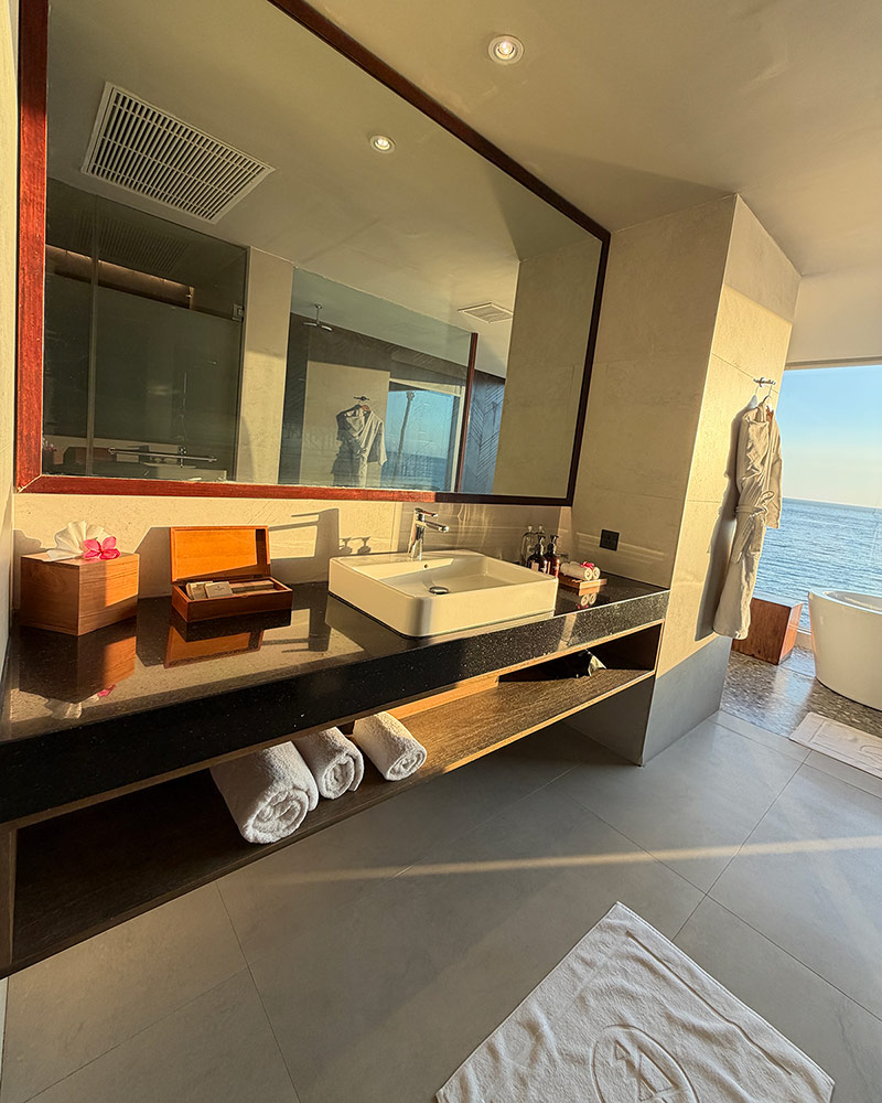luxury hotel lombok island katamaran hotel resort