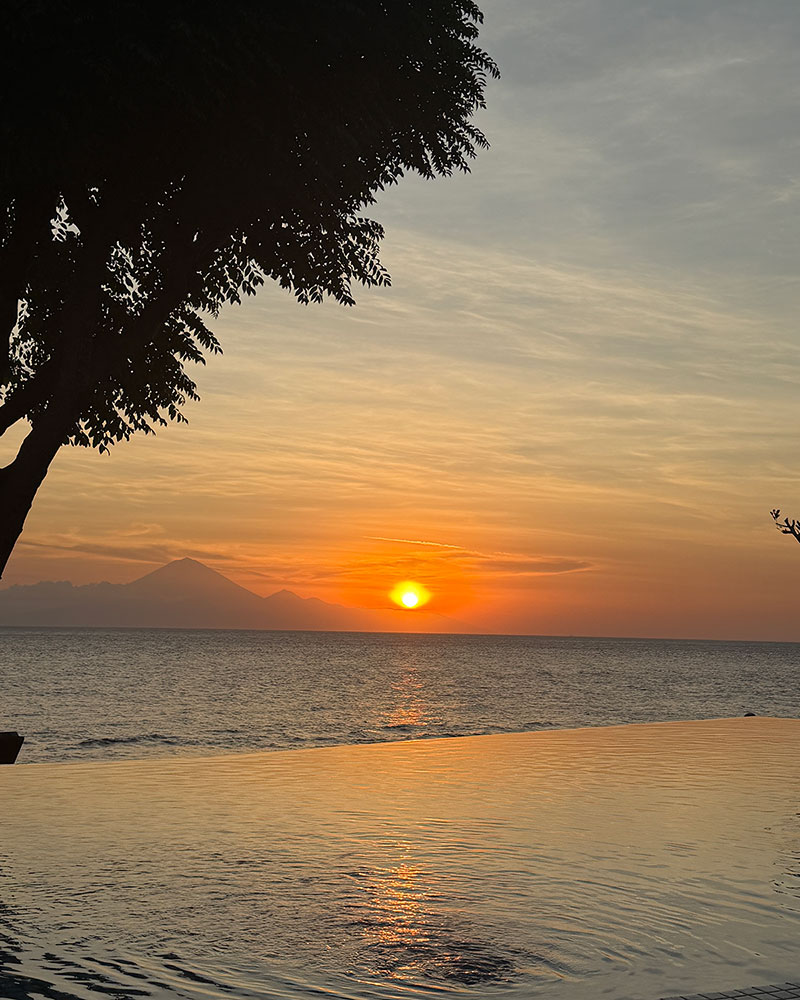 best sunset lombok senggigi pool
