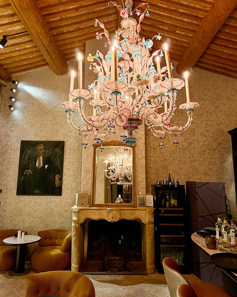 luxury hotel provence Château de la Gaude Relais & Châteaux l'atelier bar