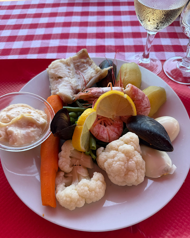 what do Cassis France lunch harbour waterfront seafood