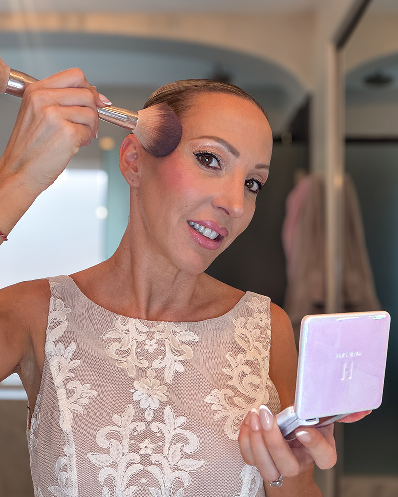 Haus Labs Bio-Radiant Gel Powder Highlighter in Rose Quartz worn by Eve Dawes
