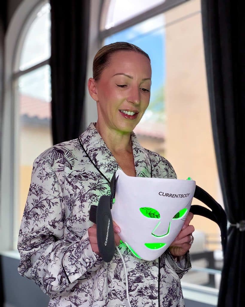 CurrentBody LED Mask Series 3 green light therapy brighten and balance