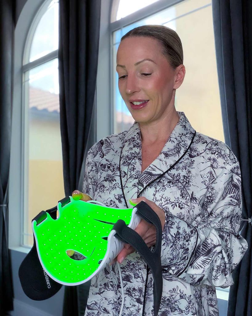 currentbody skin light therapy mask green LEDs